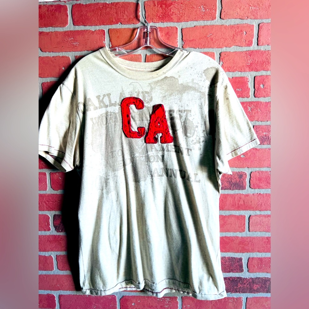 Men’s large tee shirt